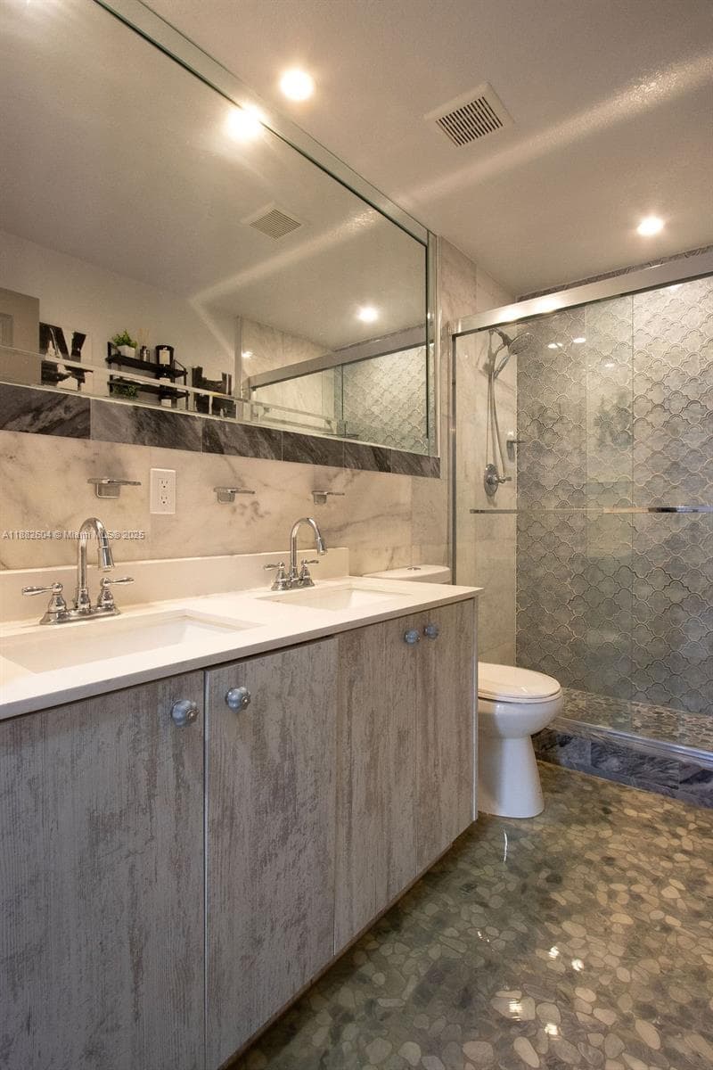 2061 Washington Ave # 4, Opa-Locka FL 33054 — 16