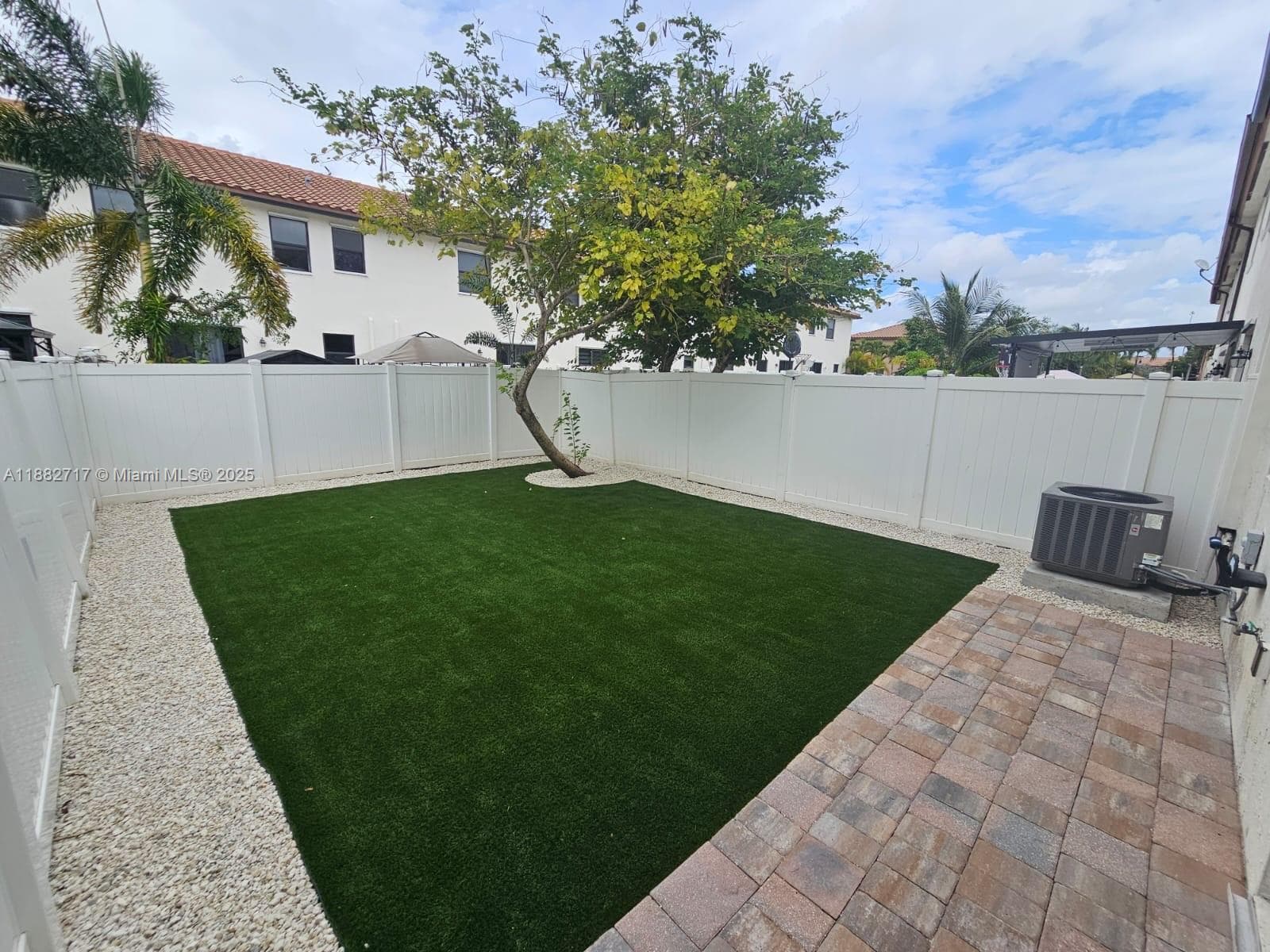 3387 W 90th St, Hialeah FL 33018 — 7