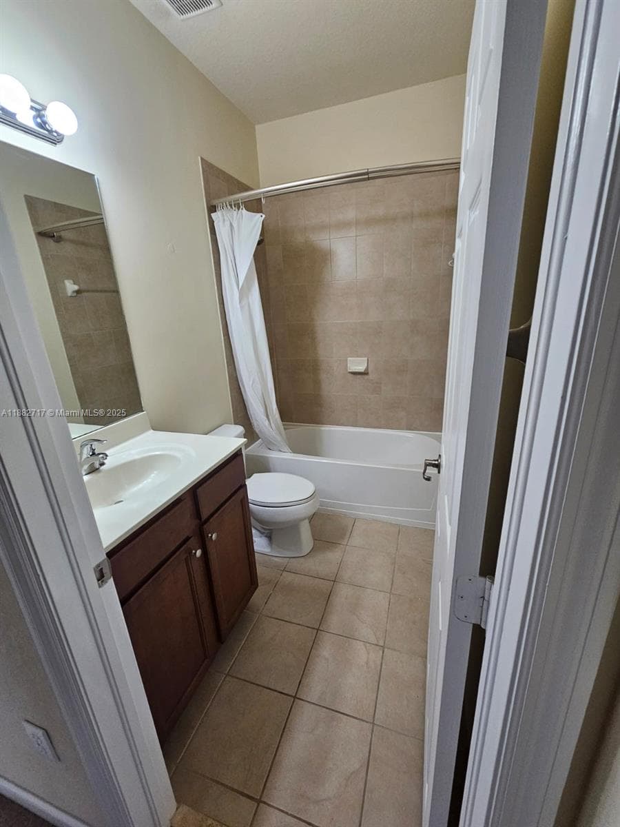3387 W 90th St, Hialeah FL 33018 — 10