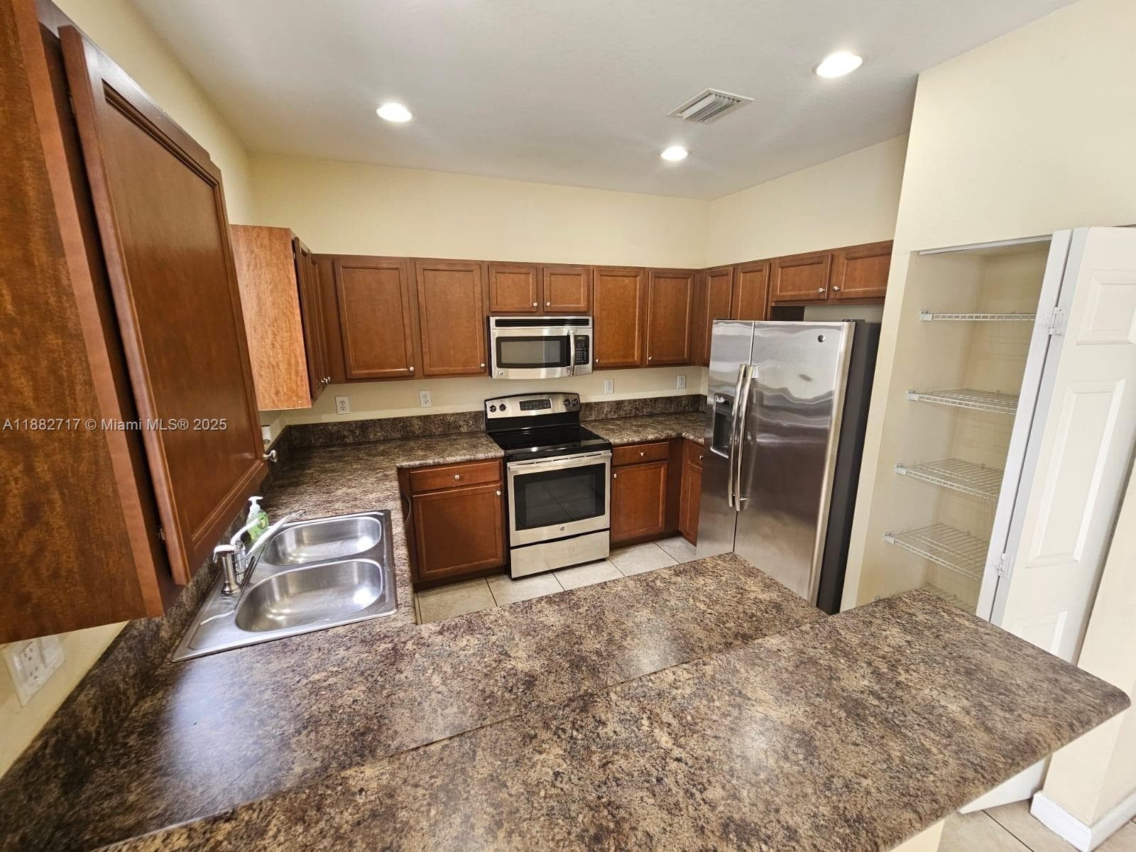 3387 W 90th St, Hialeah FL 33018 — 4