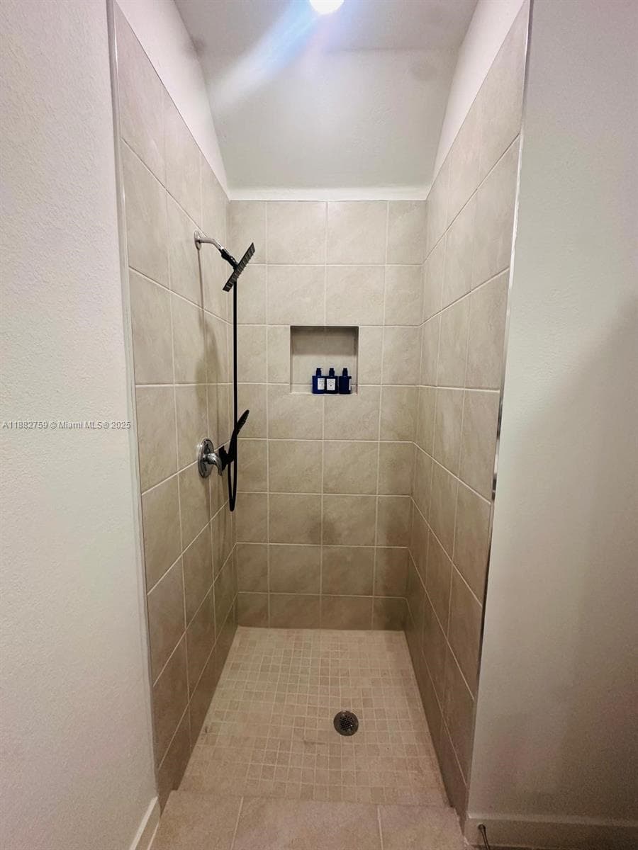 437 NE 13th St, Florida City FL 33034 — 9