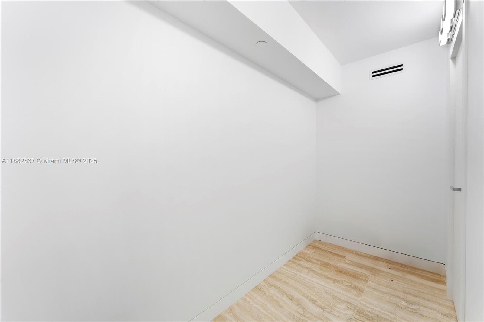 5900 Collins Ave # 604, Miami Beach FL 33140 — 25