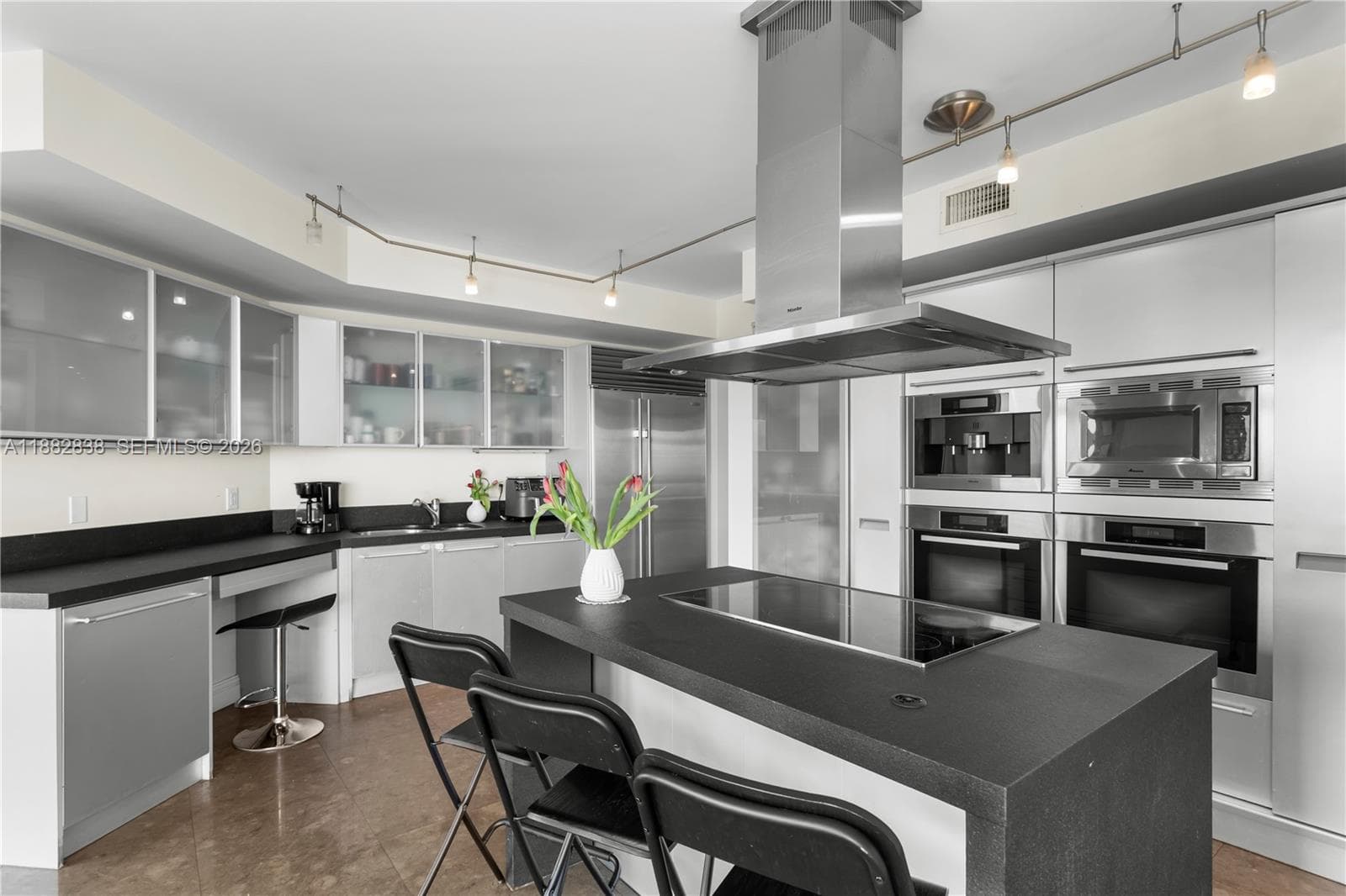18201 Collins Ave # 5301, Sunny Isles Beach FL 33160 — 17