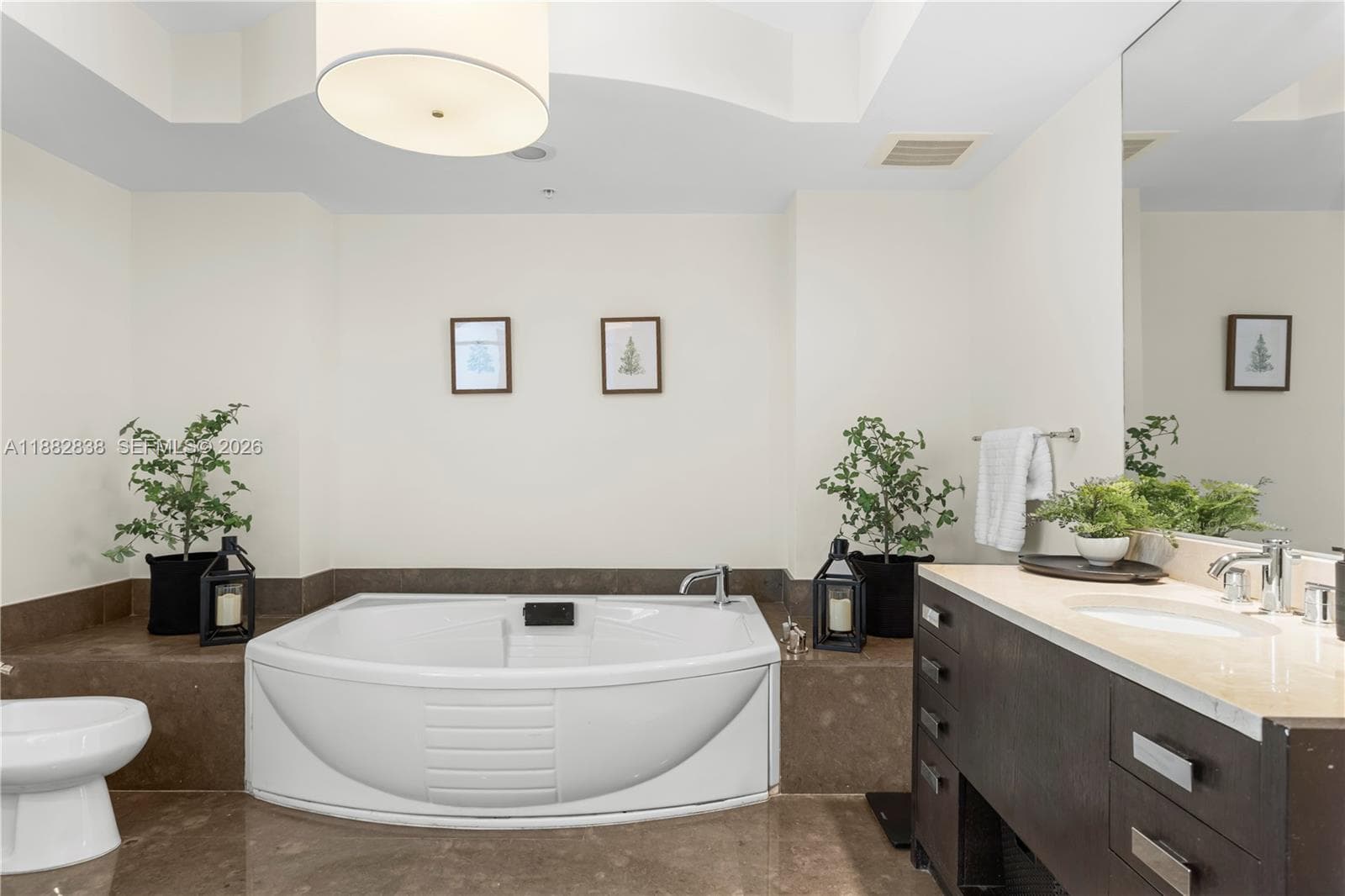 18201 Collins Ave # 5301, Sunny Isles Beach FL 33160 — 32