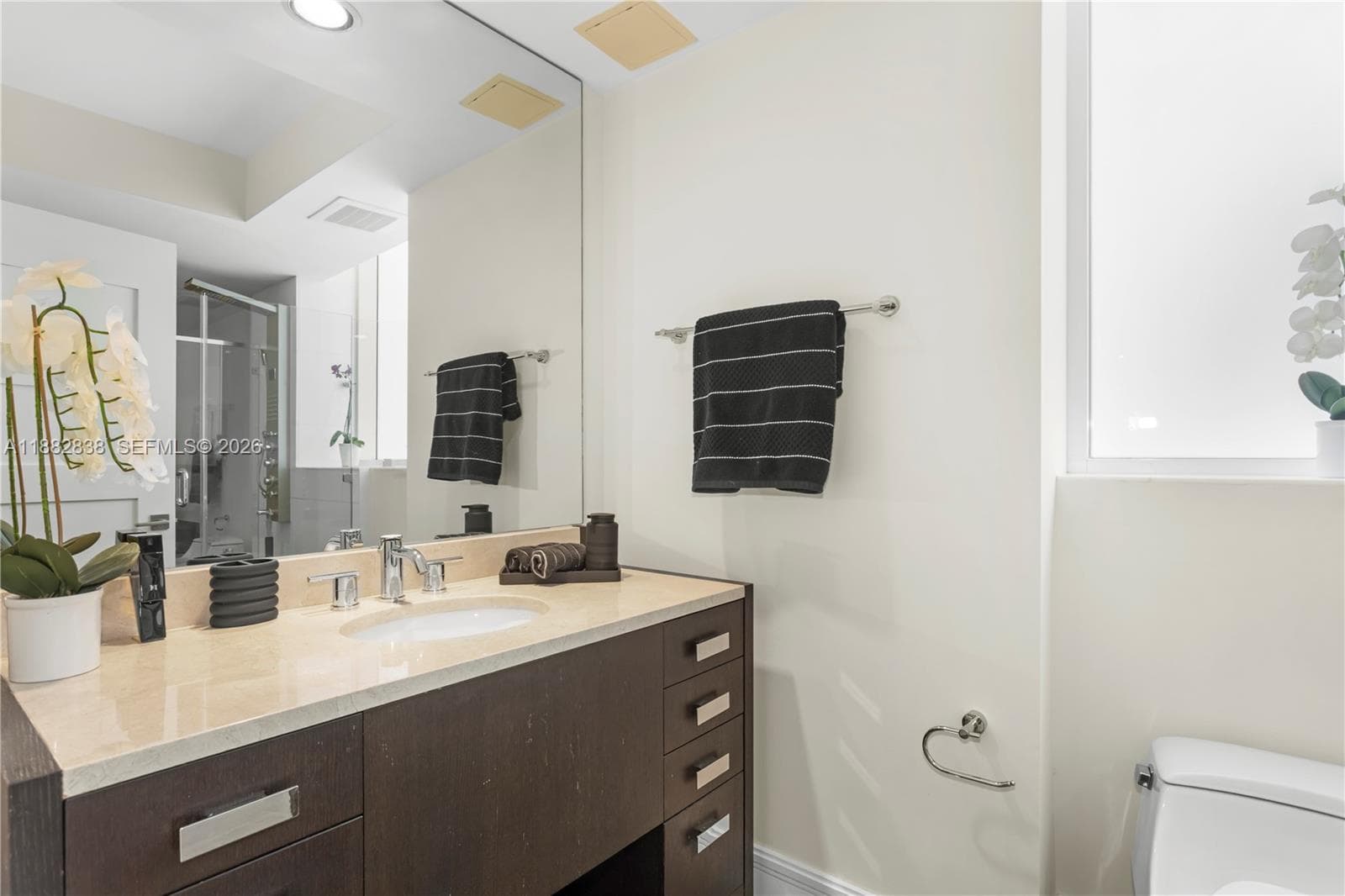 18201 Collins Ave # 5301, Sunny Isles Beach FL 33160 — 33
