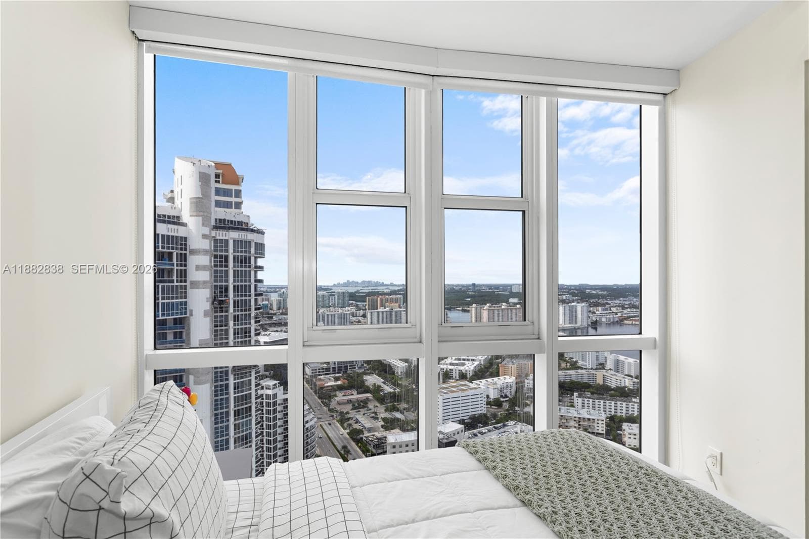 18201 Collins Ave # 5301, Sunny Isles Beach FL 33160 — 35