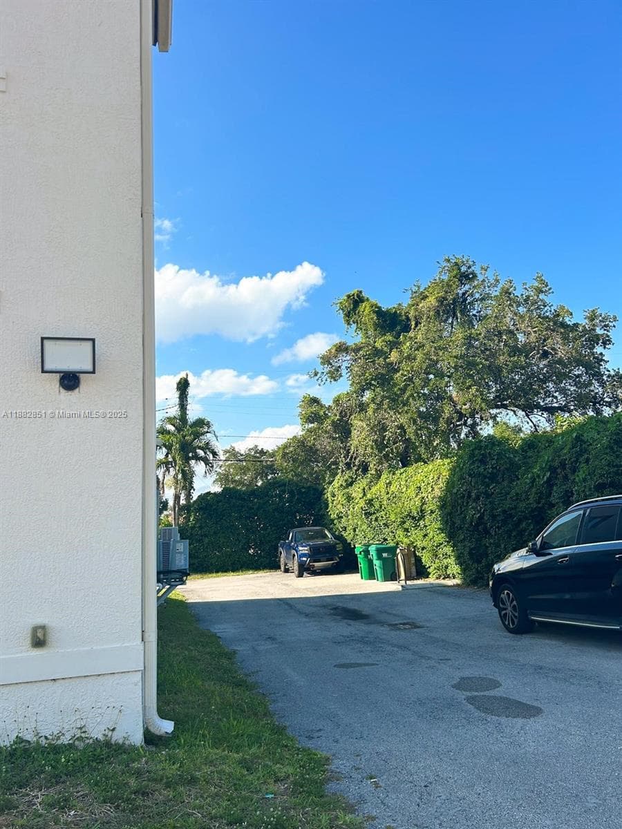 29 Oviedo Ave, Coral Gables FL 33134 — 3