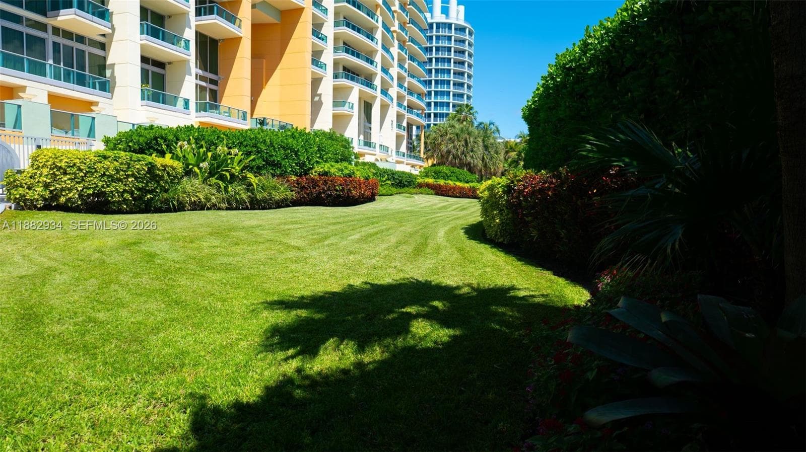 1455 Ocean Dr # 811, Miami Beach FL 33139 — 27