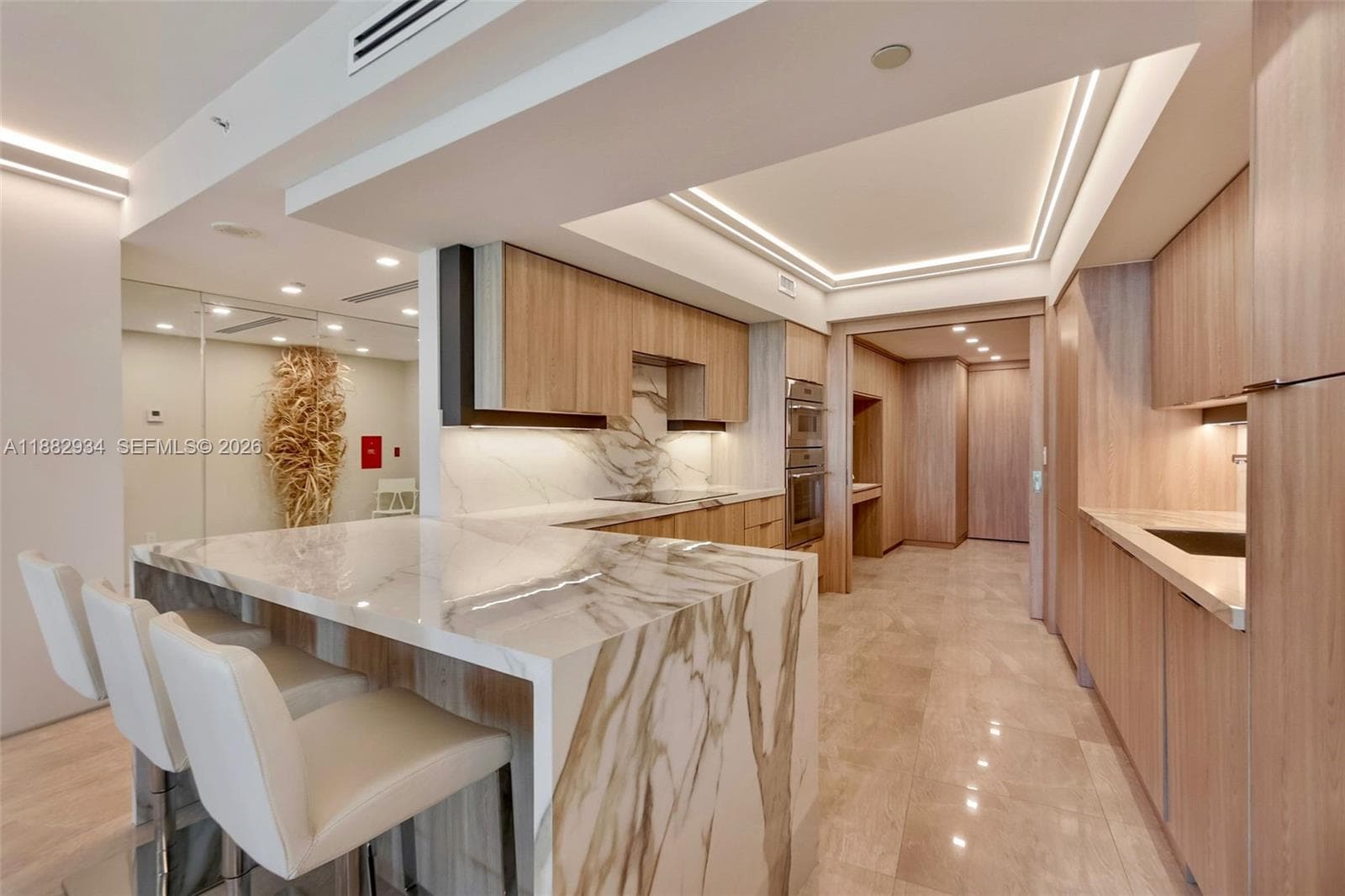 1455 Ocean Dr # 811, Miami Beach FL 33139 — 3