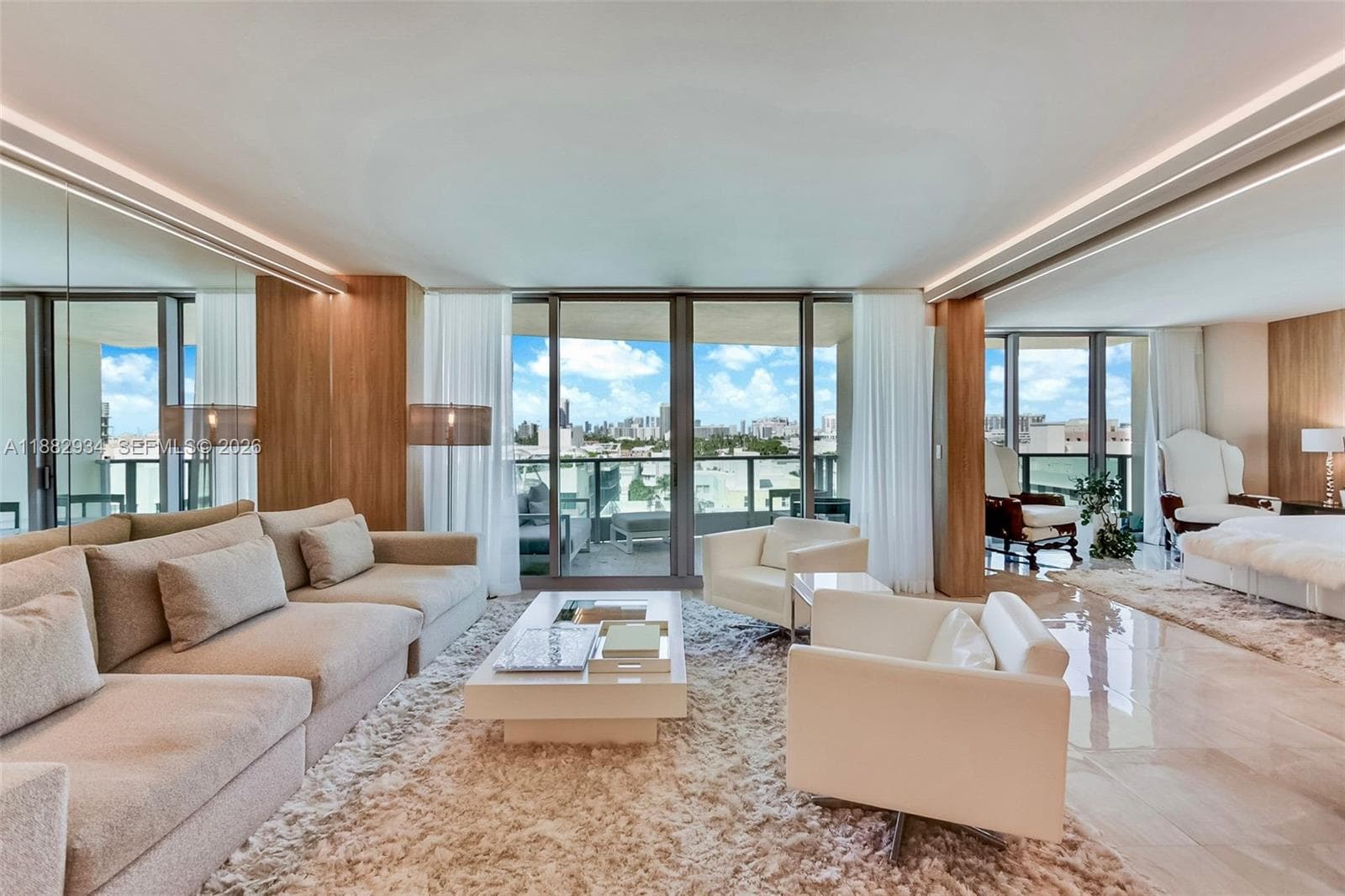 1455 Ocean Dr # 811, Miami Beach FL 33139 — 1