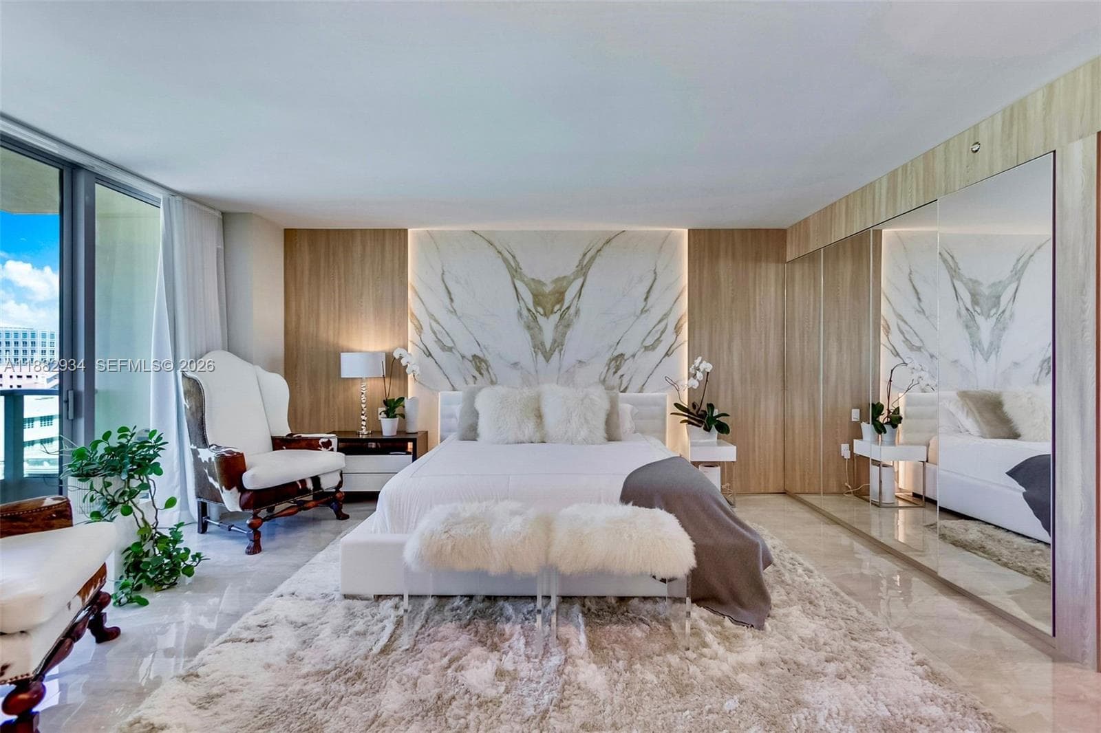 1455 Ocean Dr # 811, Miami Beach FL 33139 — 9