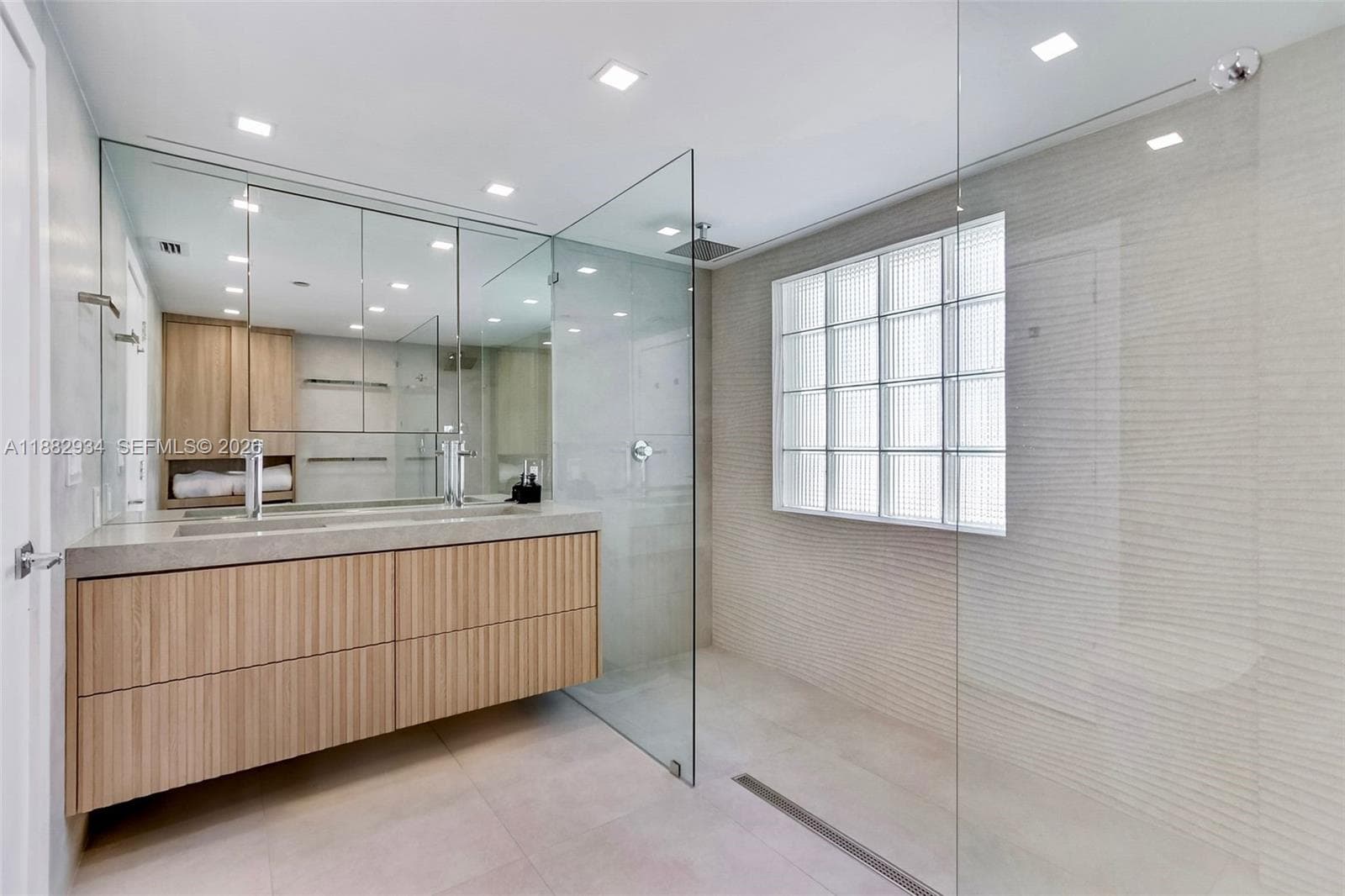 1455 Ocean Dr # 811, Miami Beach FL 33139 — 14
