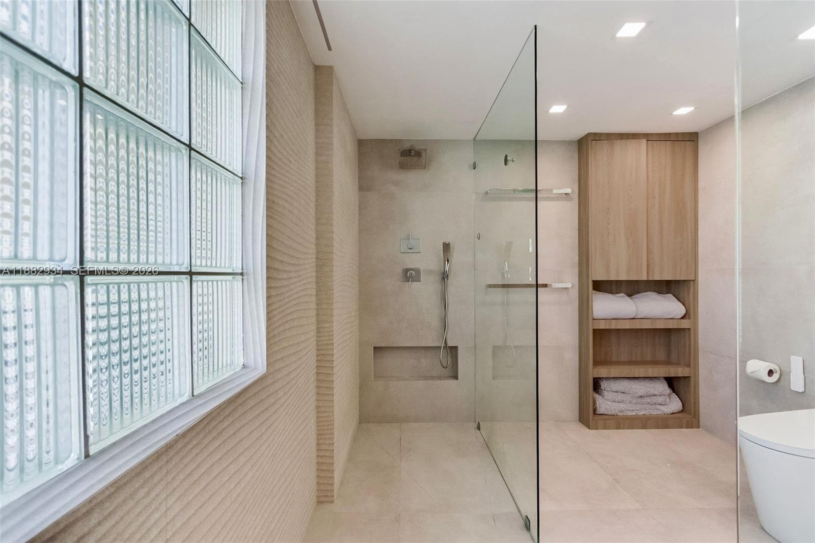 1455 Ocean Dr # 811, Miami Beach FL 33139 — 15