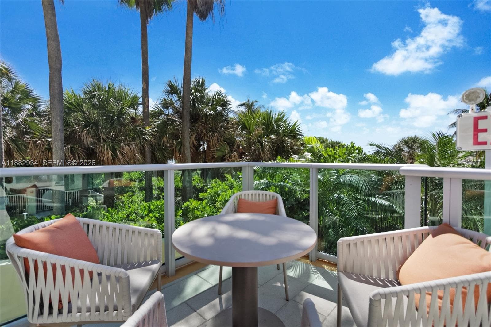 1455 Ocean Dr # 811, Miami Beach FL 33139 — 40