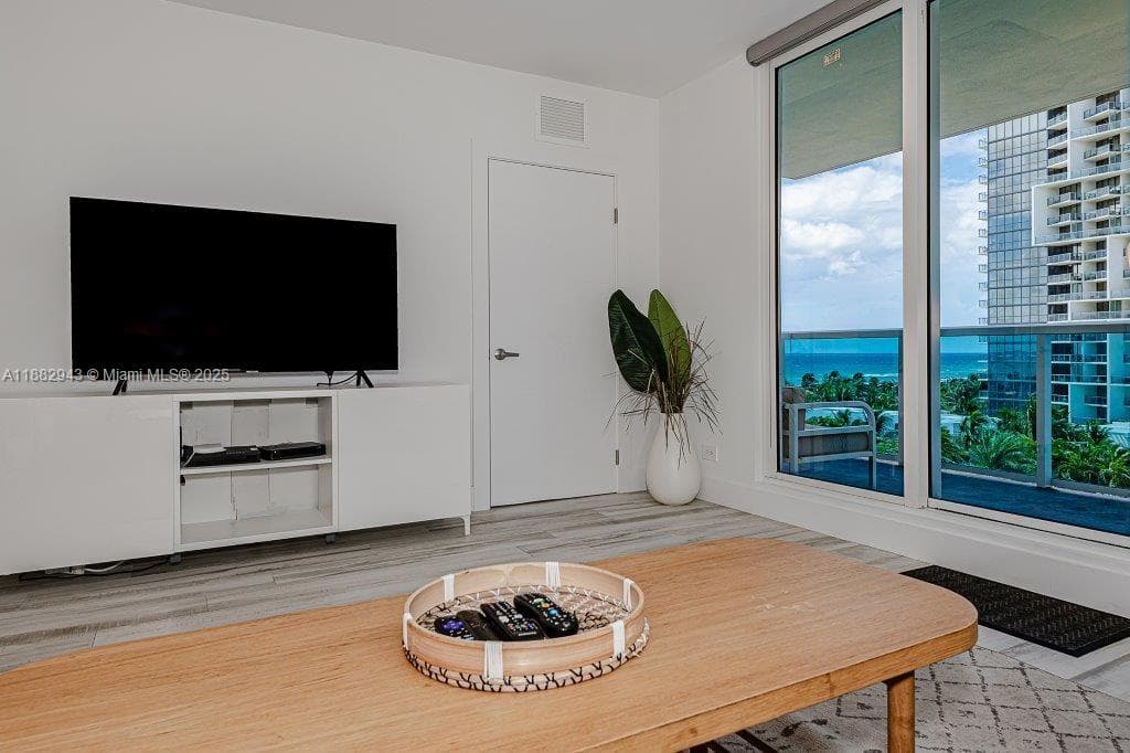 Roney Palace Condo, Miami Beach, FL — 13