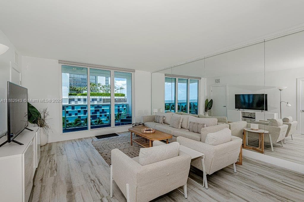 Roney Palace Condo, Miami Beach, FL — 12