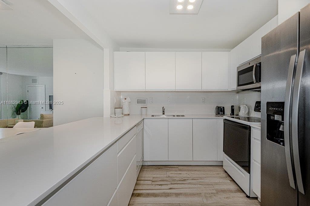 Roney Palace Condo, Miami Beach, FL — 3