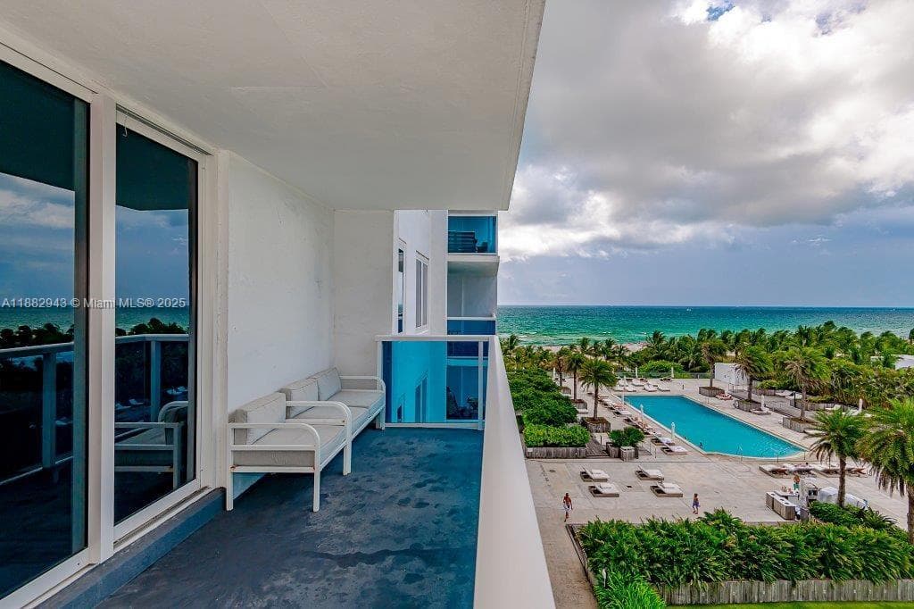 Roney Palace Condo, Miami Beach, FL — 32