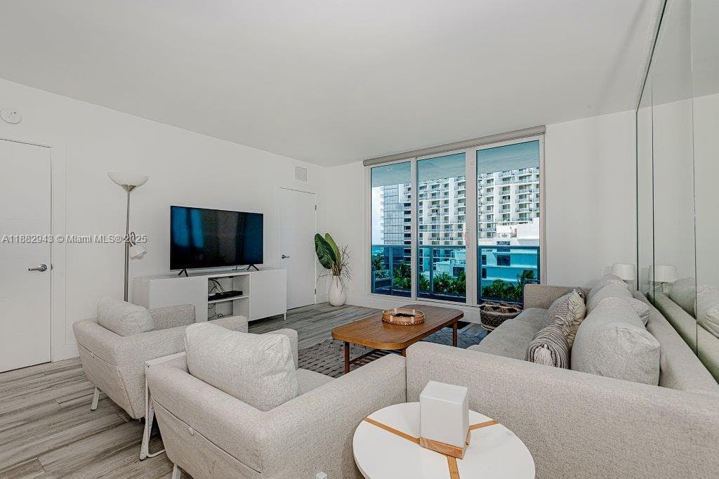 Roney Palace Condo, Miami Beach, FL — 10