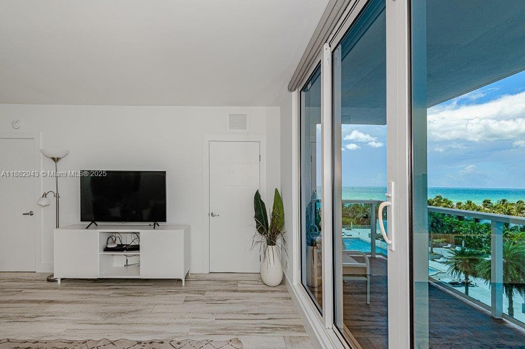 Roney Palace Condo, Miami Beach, FL — 14