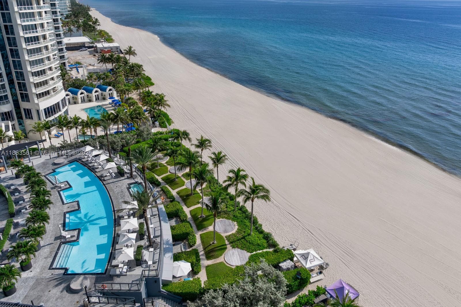 18555 Collins Ave # 1, Sunny Isles Beach FL 33160 — 32