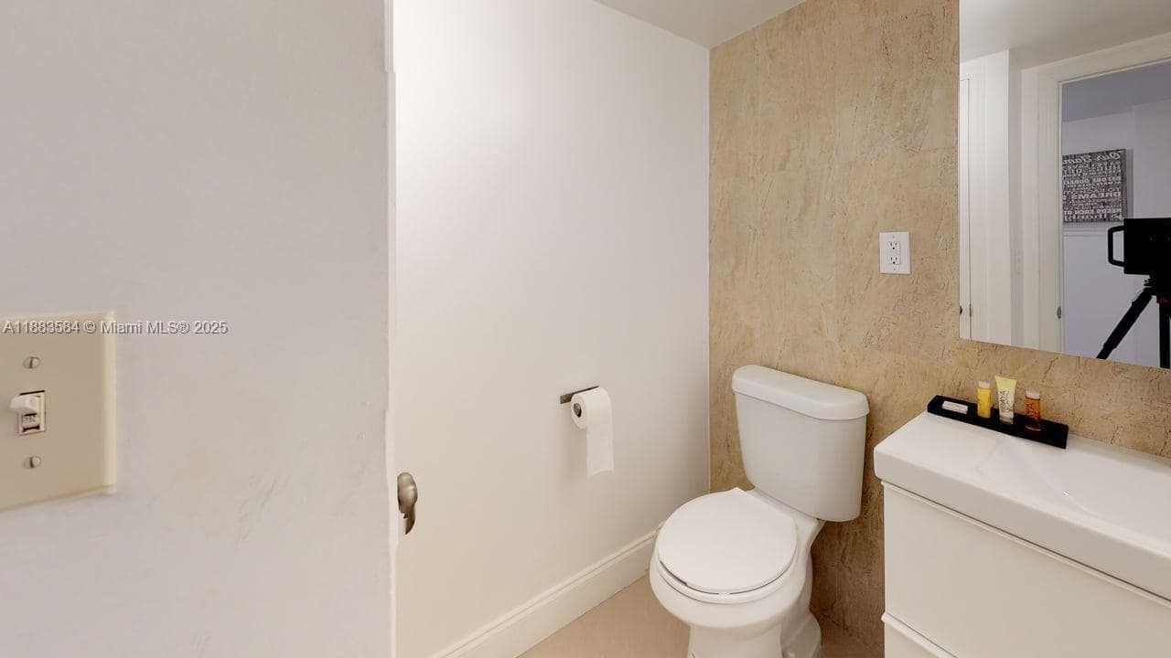 19370 Collins Ave # 620, Sunny Isles Beach FL 33160 — 32