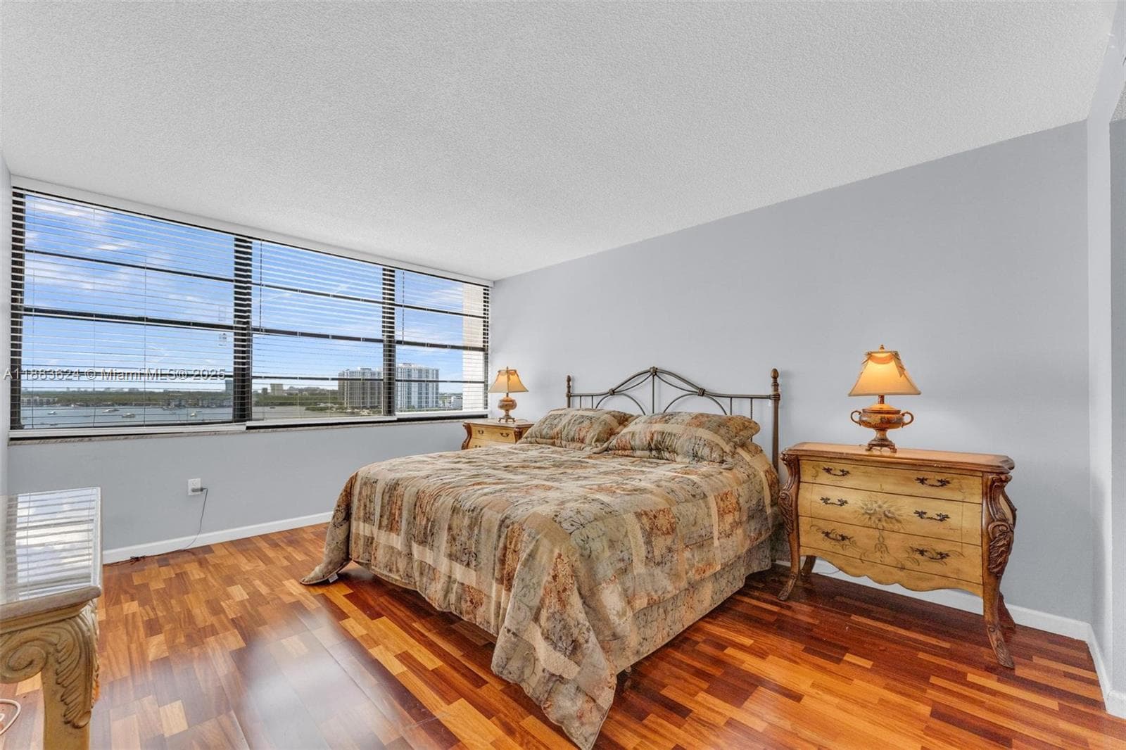 18021 Biscayne Blvd # 1503, Aventura FL 33160 — 16