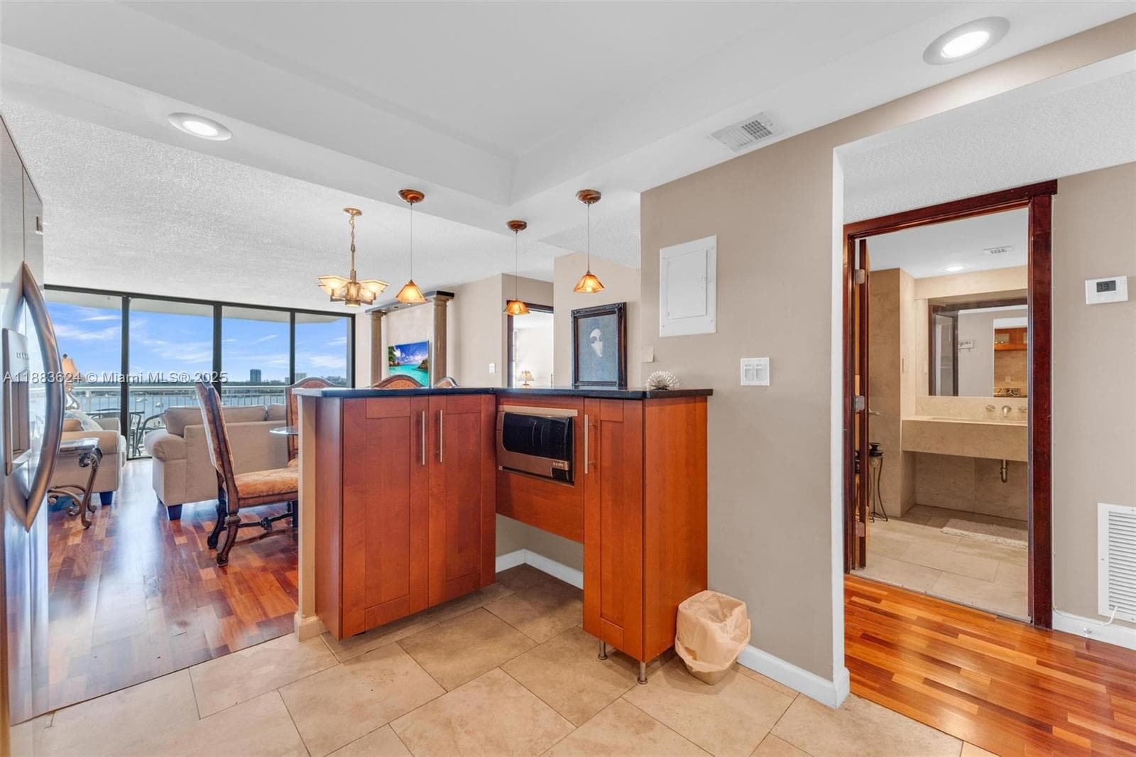 18021 Biscayne Blvd # 1503, Aventura FL 33160 — 11