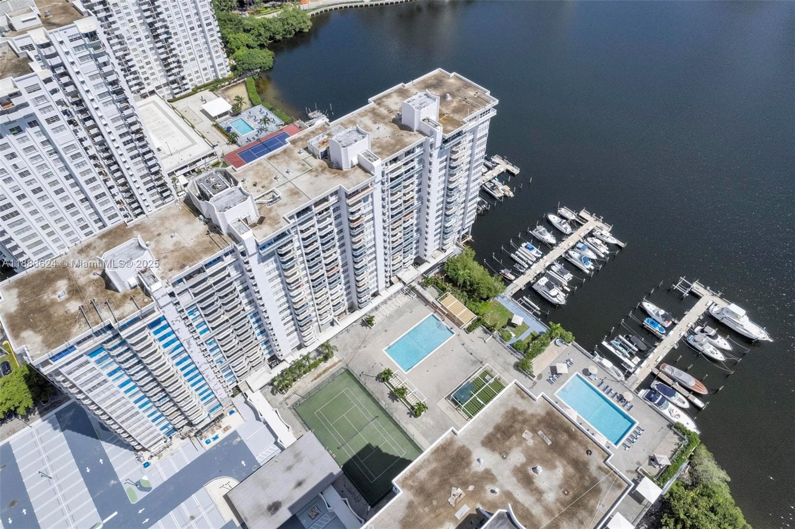 18021 Biscayne Blvd # 1503, Aventura FL 33160 — 39