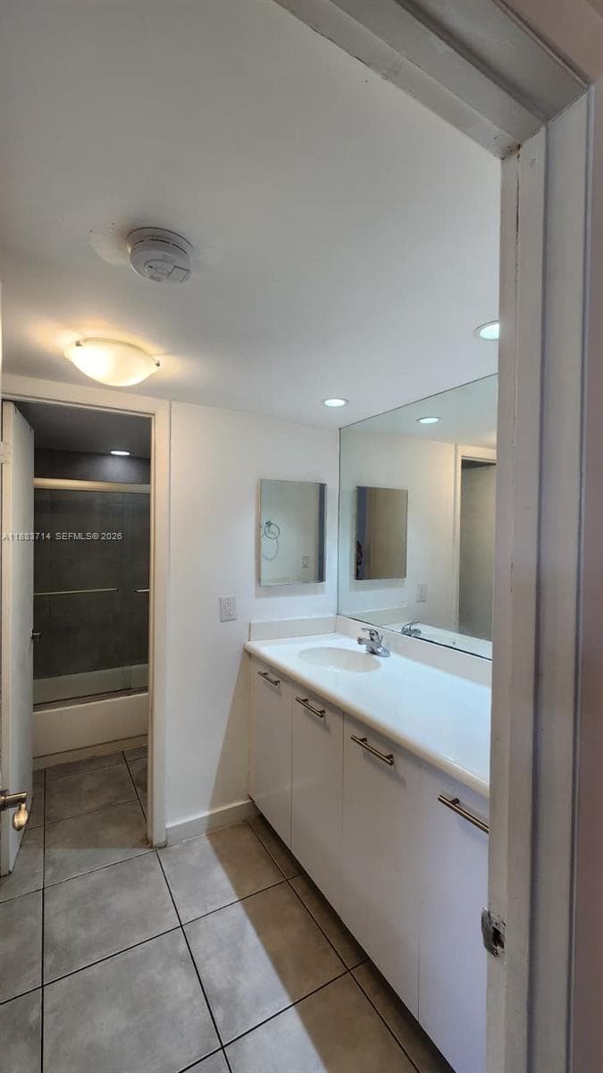 Nirvana Condo No One Cond, Miami, FL — 18