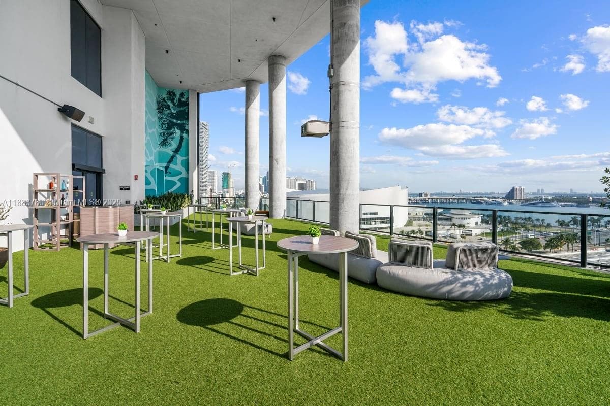 398 NE 5th St # 1910, Miami FL 33132 — 26