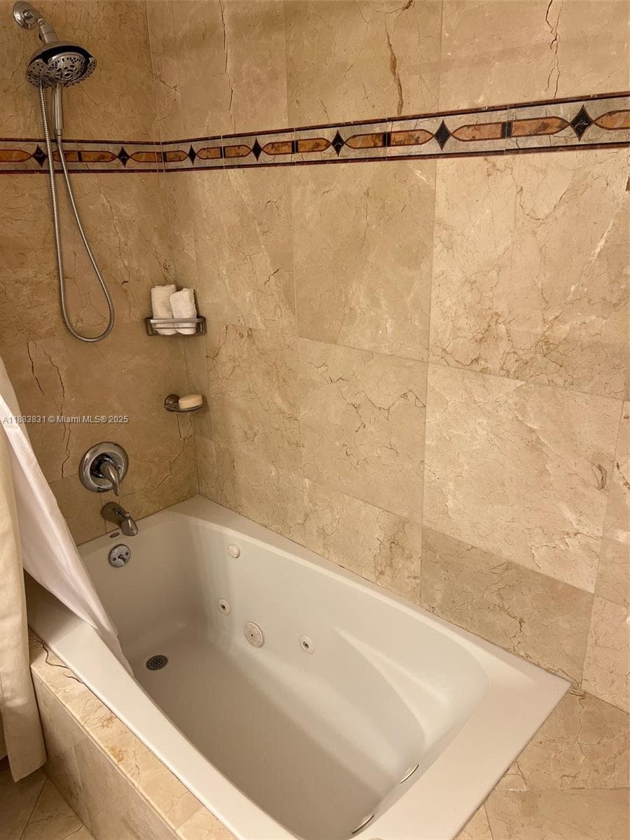 100 Lincoln Rd # 848, Miami Beach FL 33139 — 23