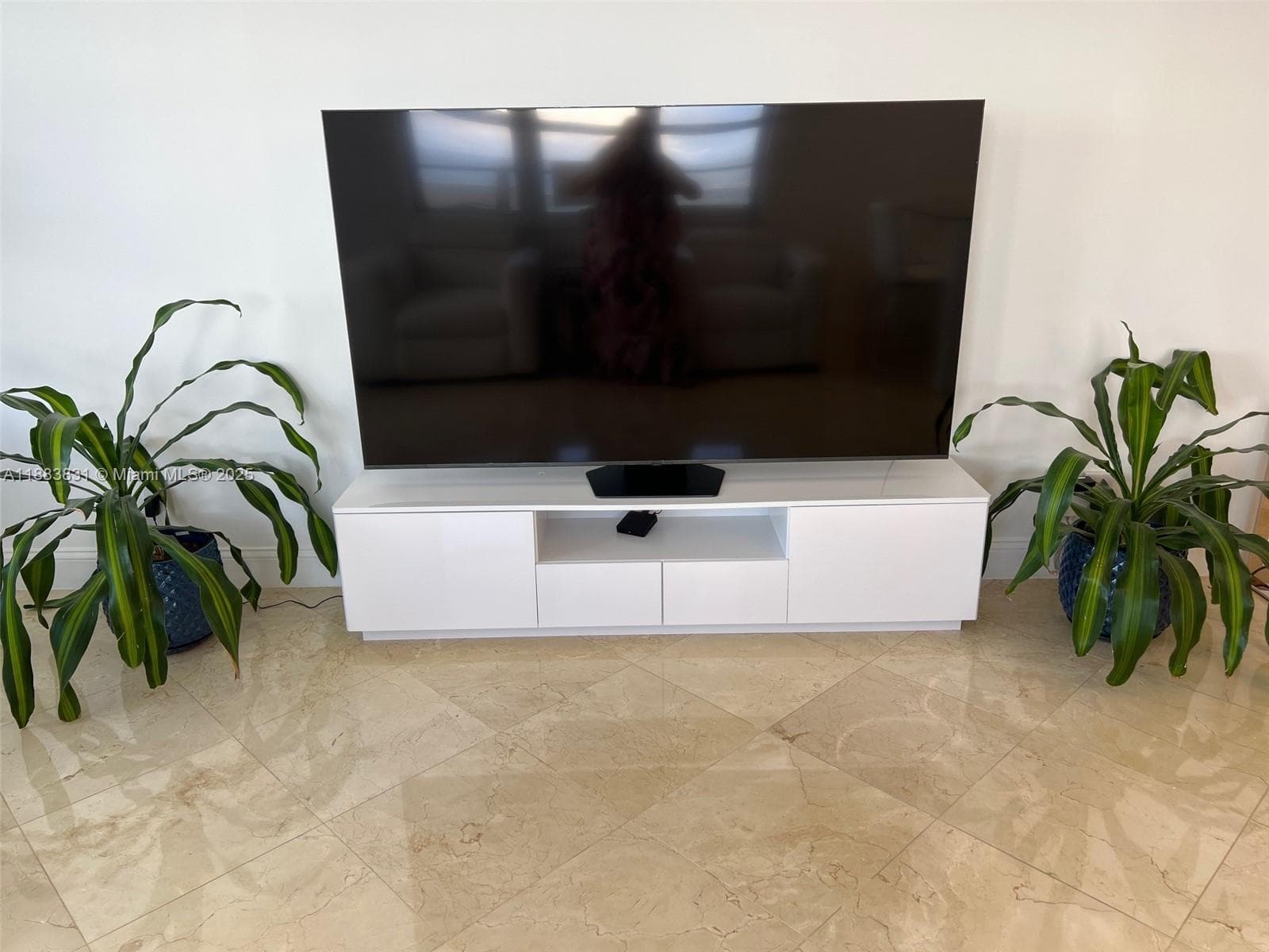 100 Lincoln Rd # 848, Miami Beach FL 33139 — 13