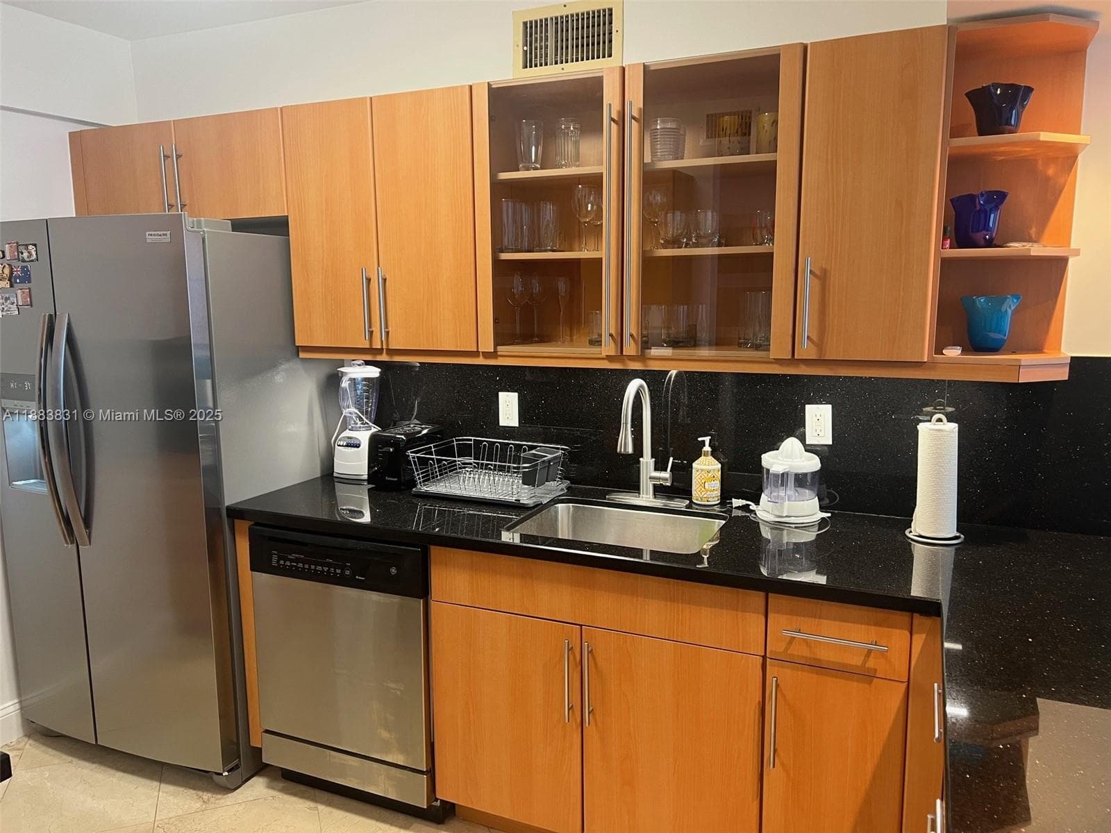 100 Lincoln Rd # 848, Miami Beach FL 33139 — 16