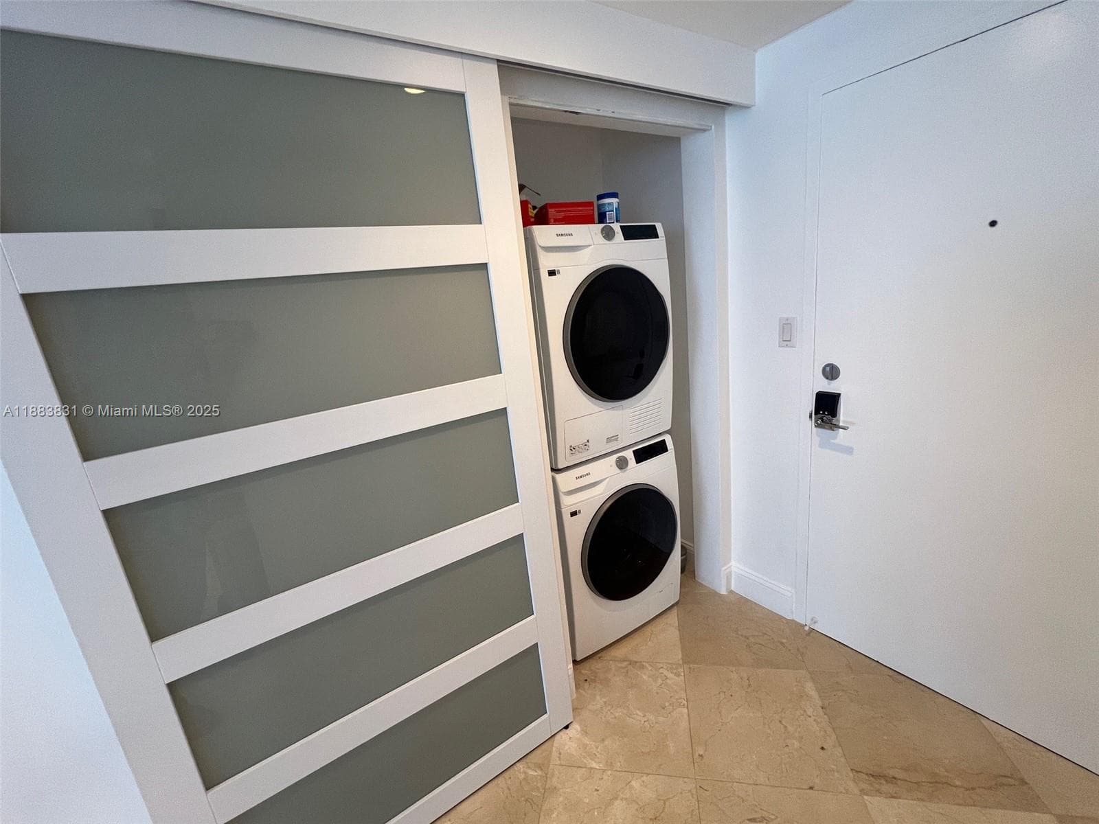 100 Lincoln Rd # 848, Miami Beach FL 33139 — 32