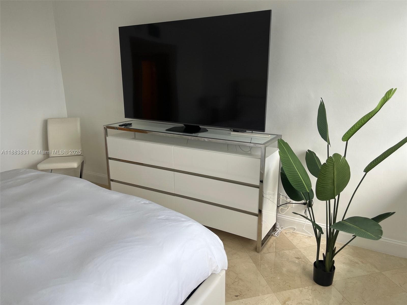 100 Lincoln Rd # 848, Miami Beach FL 33139 — 20