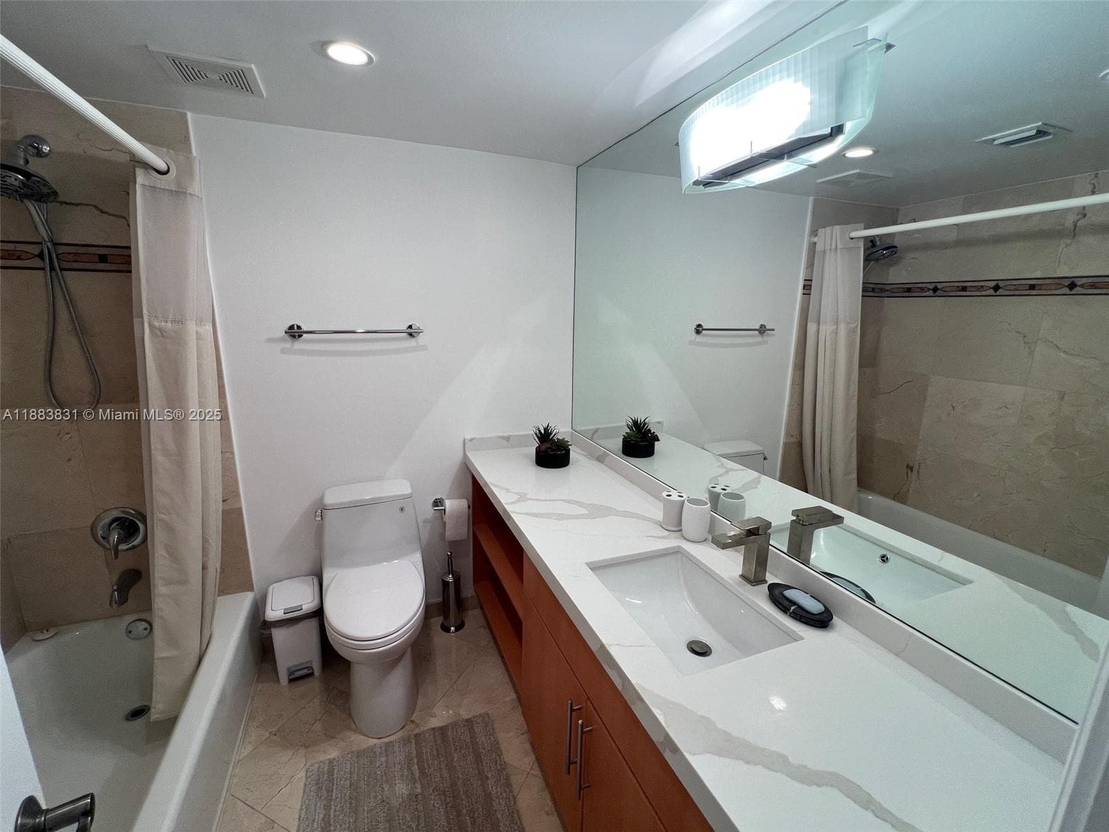 100 Lincoln Rd # 848, Miami Beach FL 33139 — 30