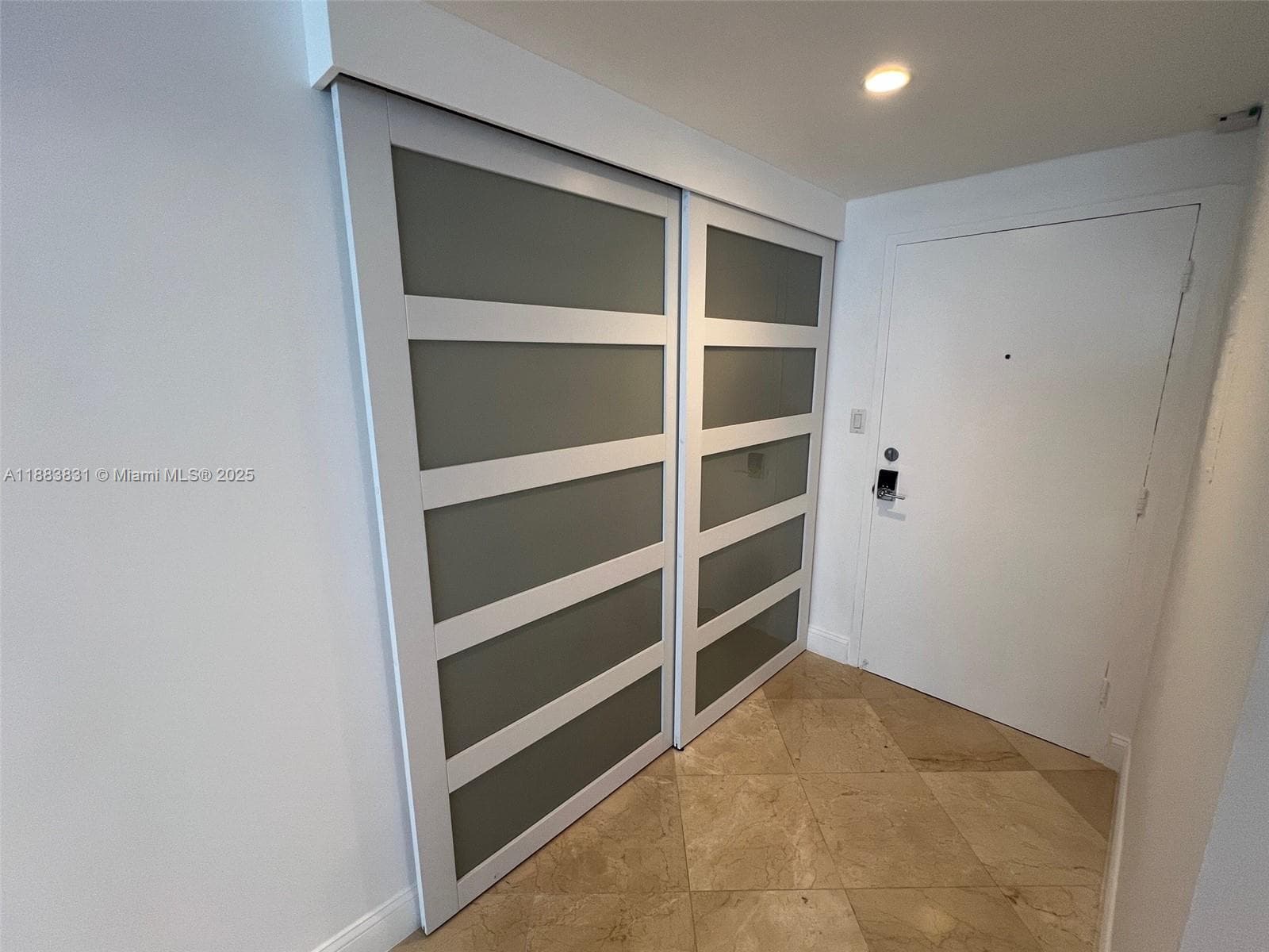 100 Lincoln Rd # 848, Miami Beach FL 33139 — 33