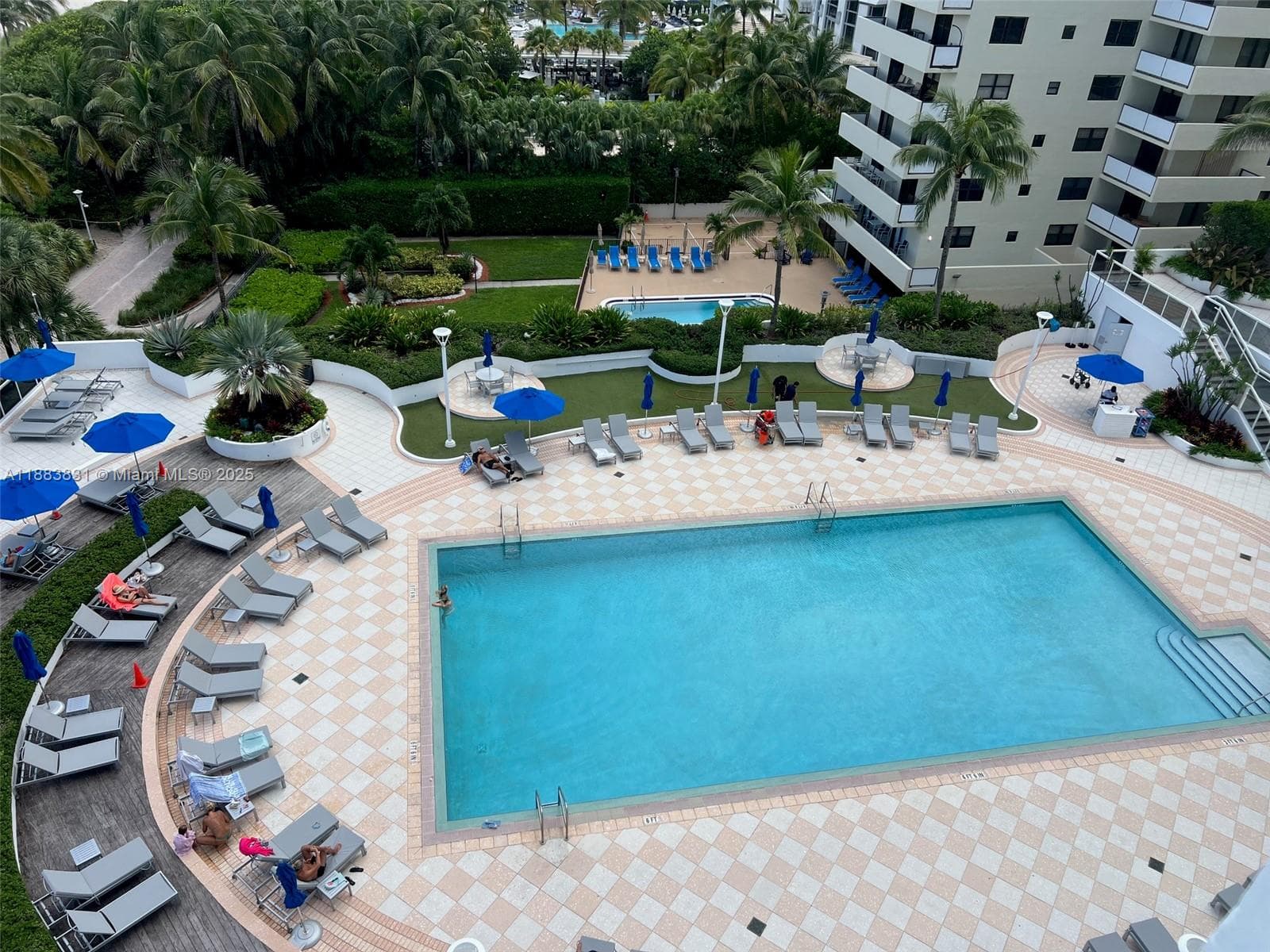 100 Lincoln Rd # 848, Miami Beach FL 33139 — 54