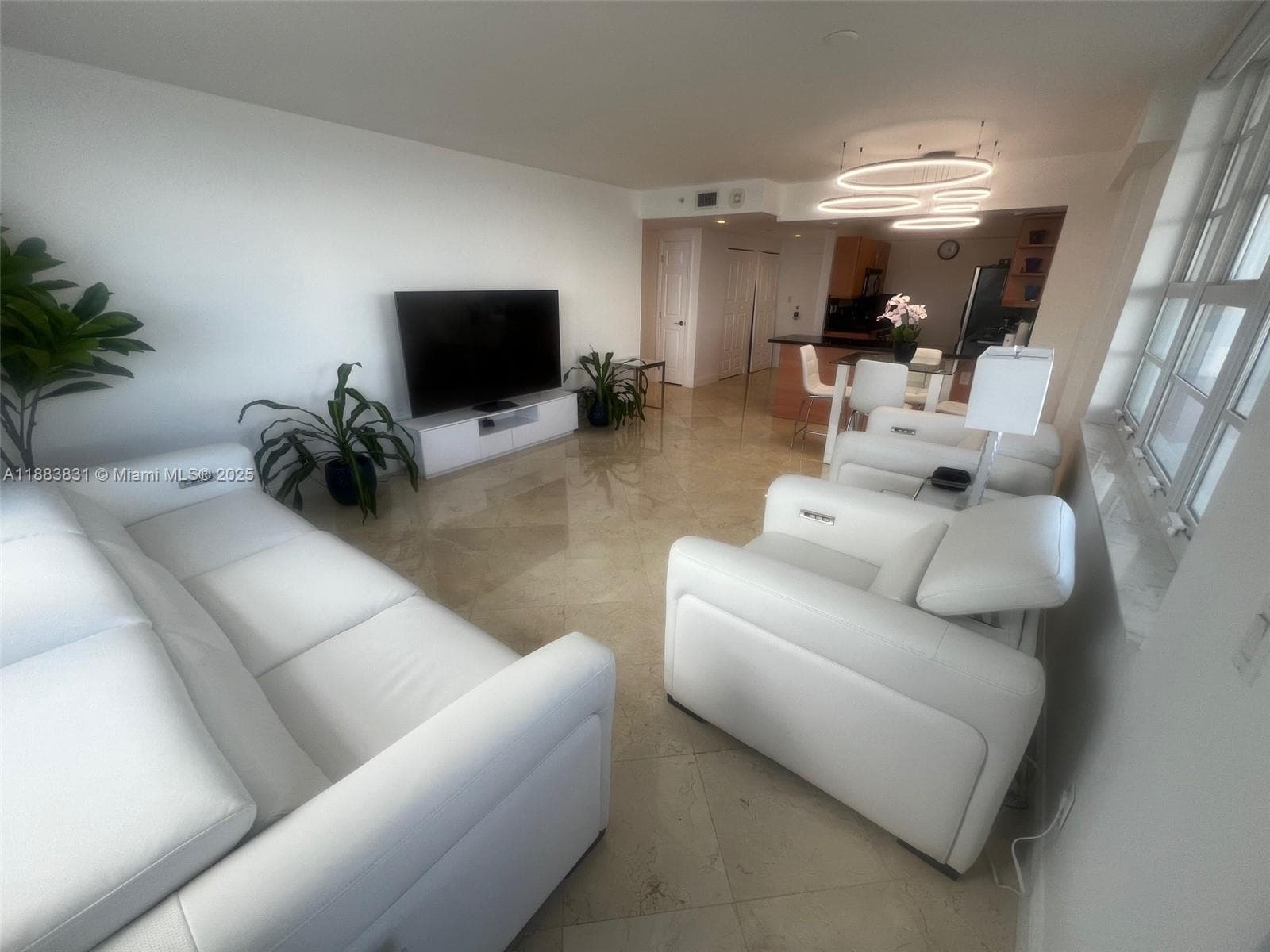100 Lincoln Rd # 848, Miami Beach FL 33139 — 11