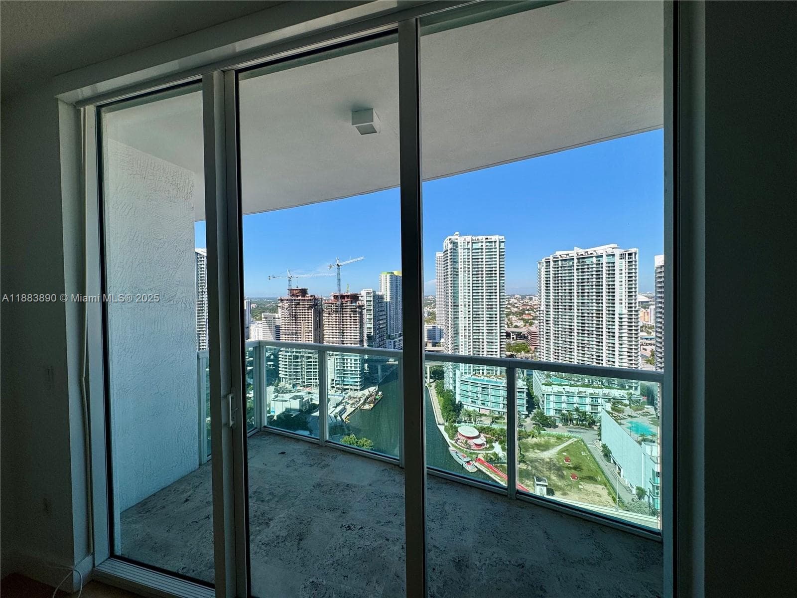31 SE 5th St # 3817, Miami FL 33131 — 17