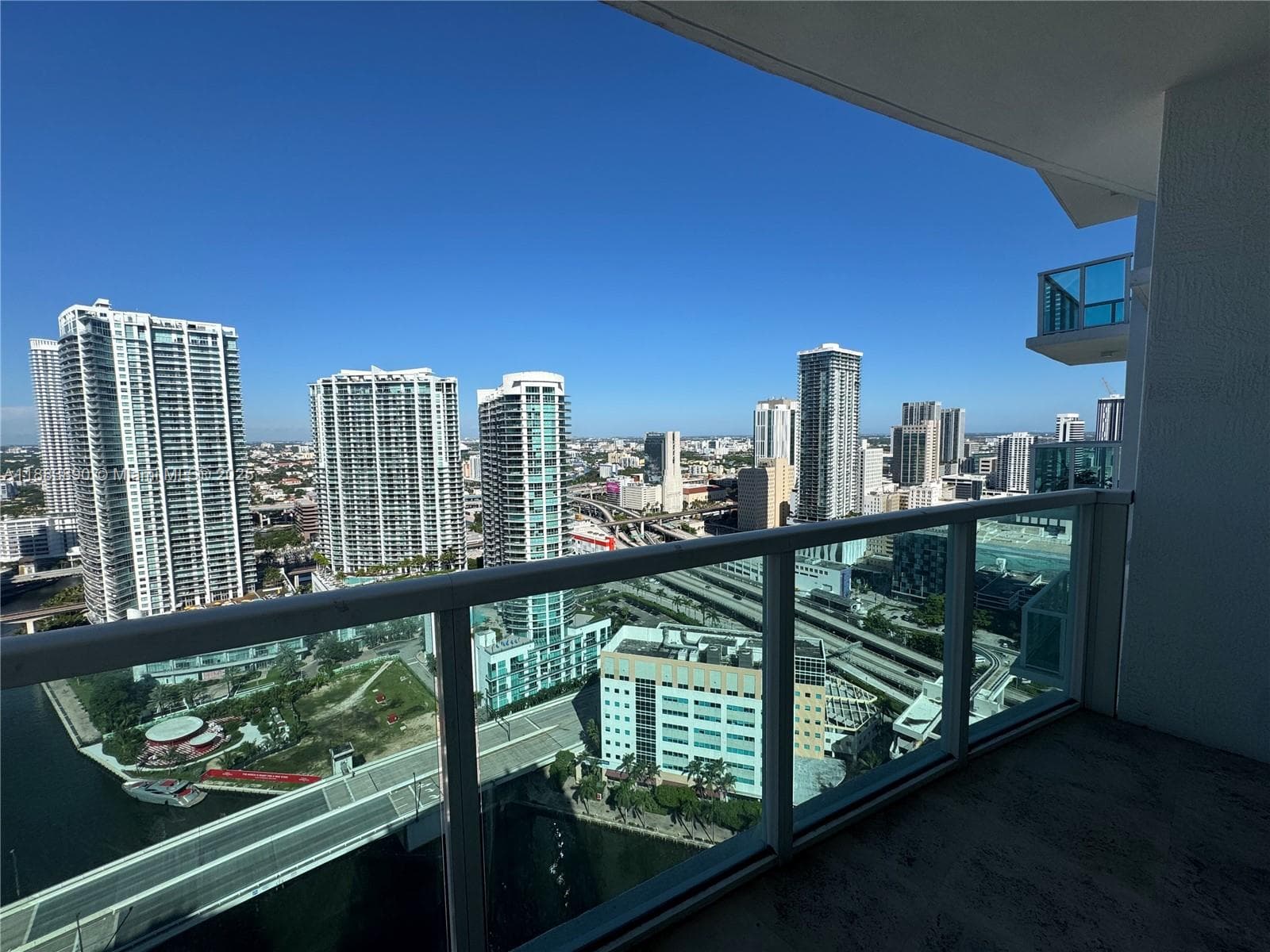 31 SE 5th St # 3817, Miami FL 33131 — 16