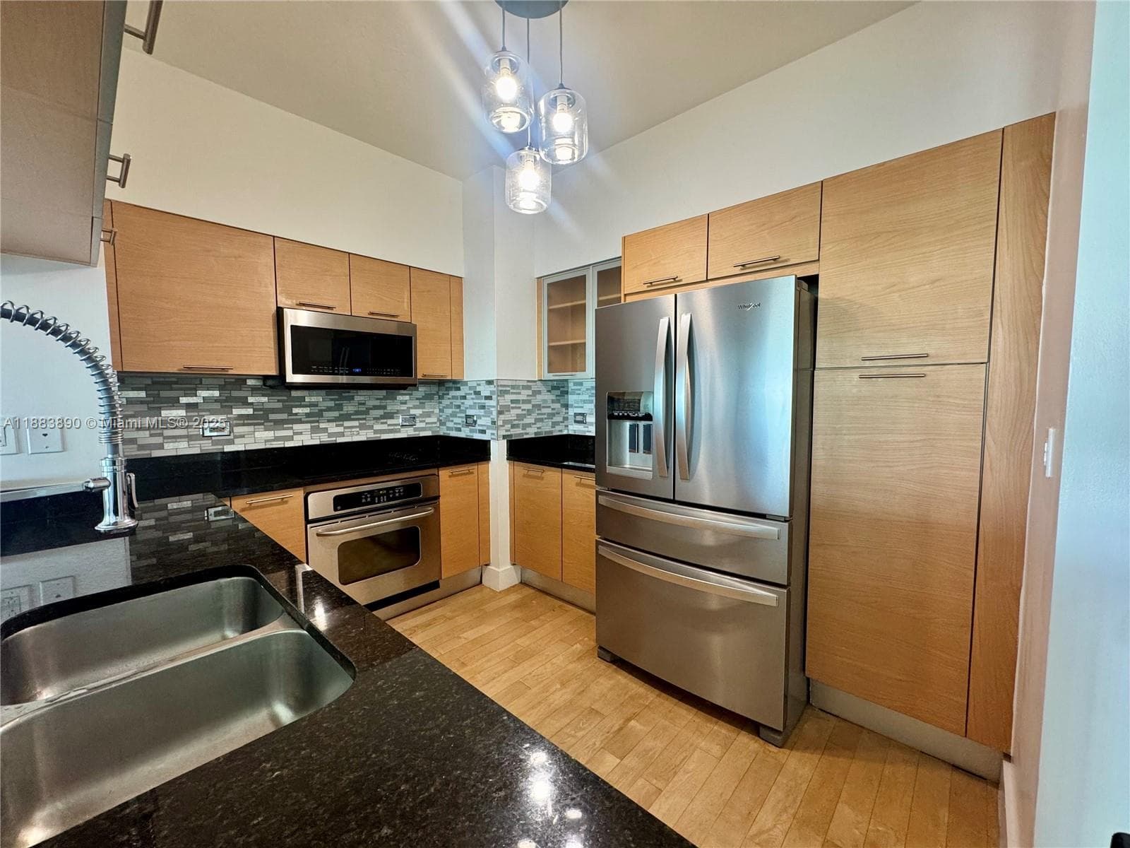 31 SE 5th St # 3817, Miami FL 33131 — 3