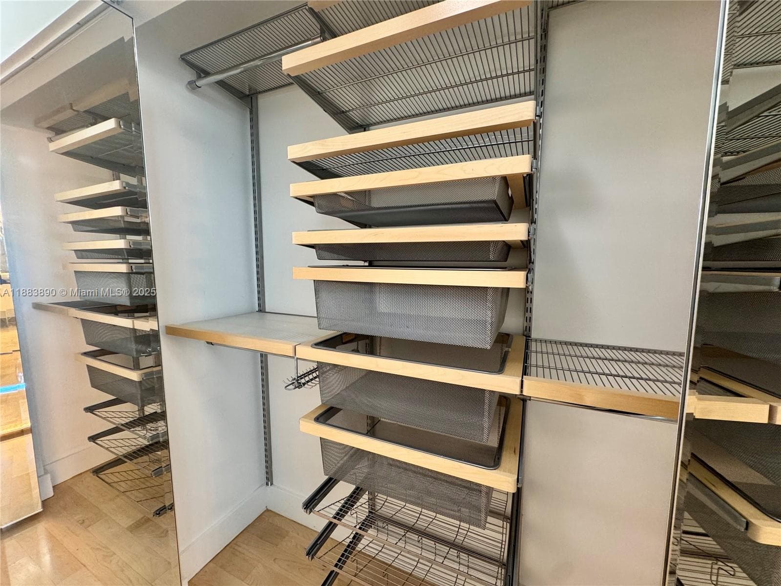 31 SE 5th St # 3817, Miami FL 33131 — 24