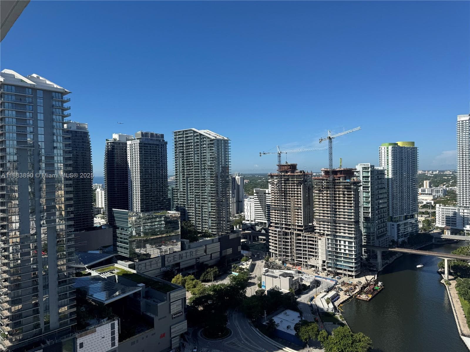31 SE 5th St # 3817, Miami FL 33131 — 19