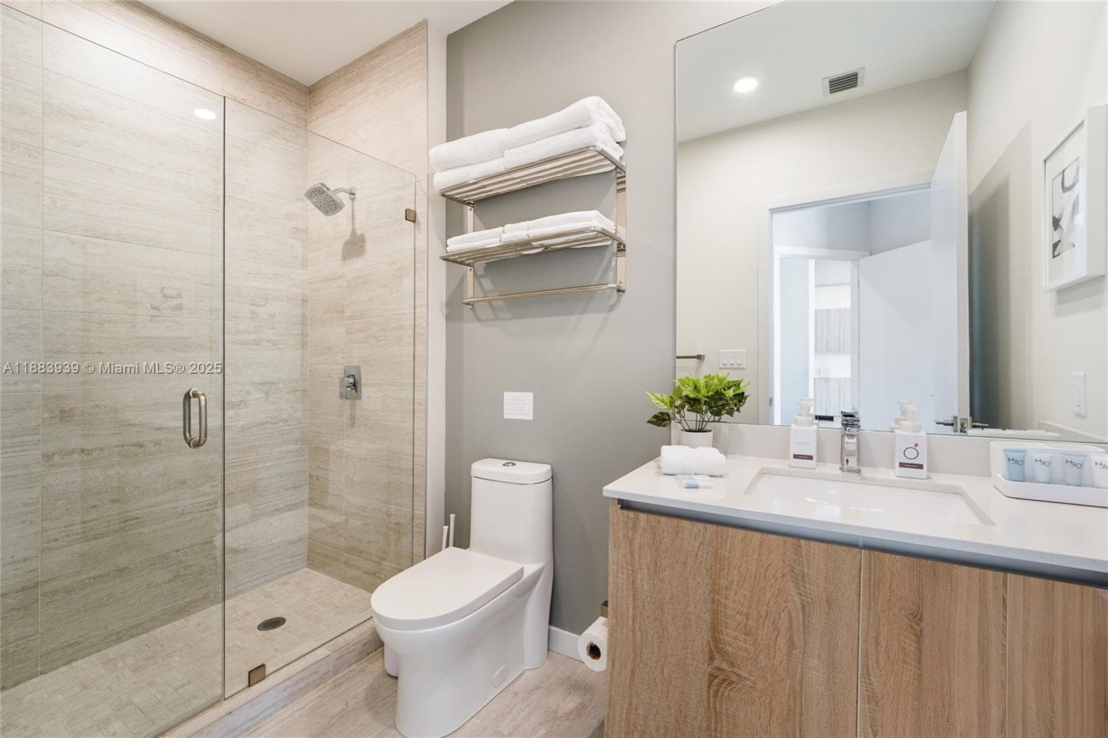 Quadro Condo, Miami, FL — 8