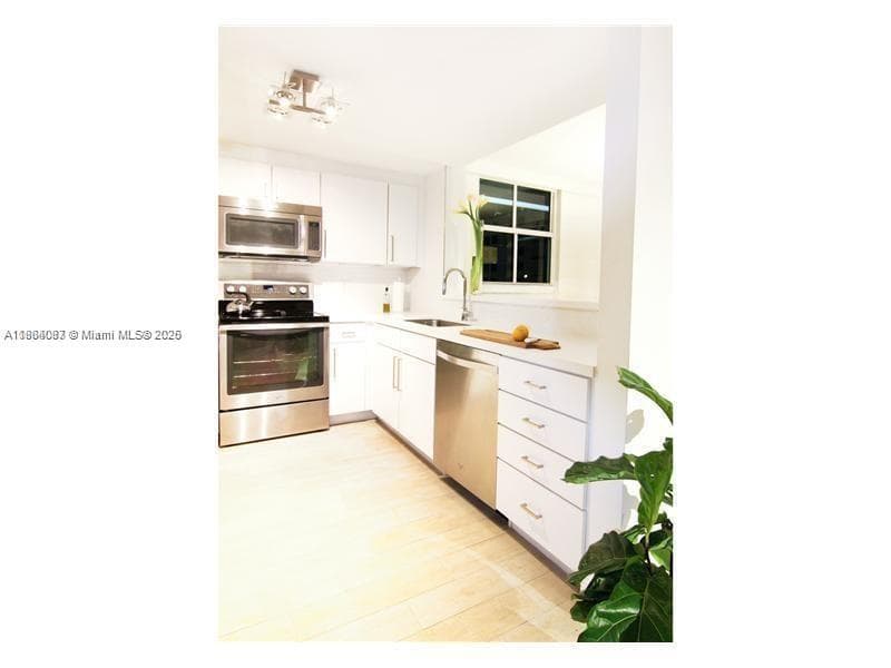 1250 S Miami Ave # 901, Miami FL 33130 — 5