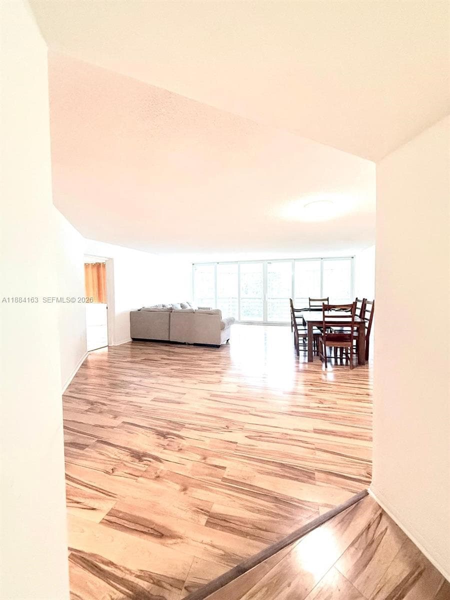 1201 NE 191st St # G304, Miami FL 33179 — 9