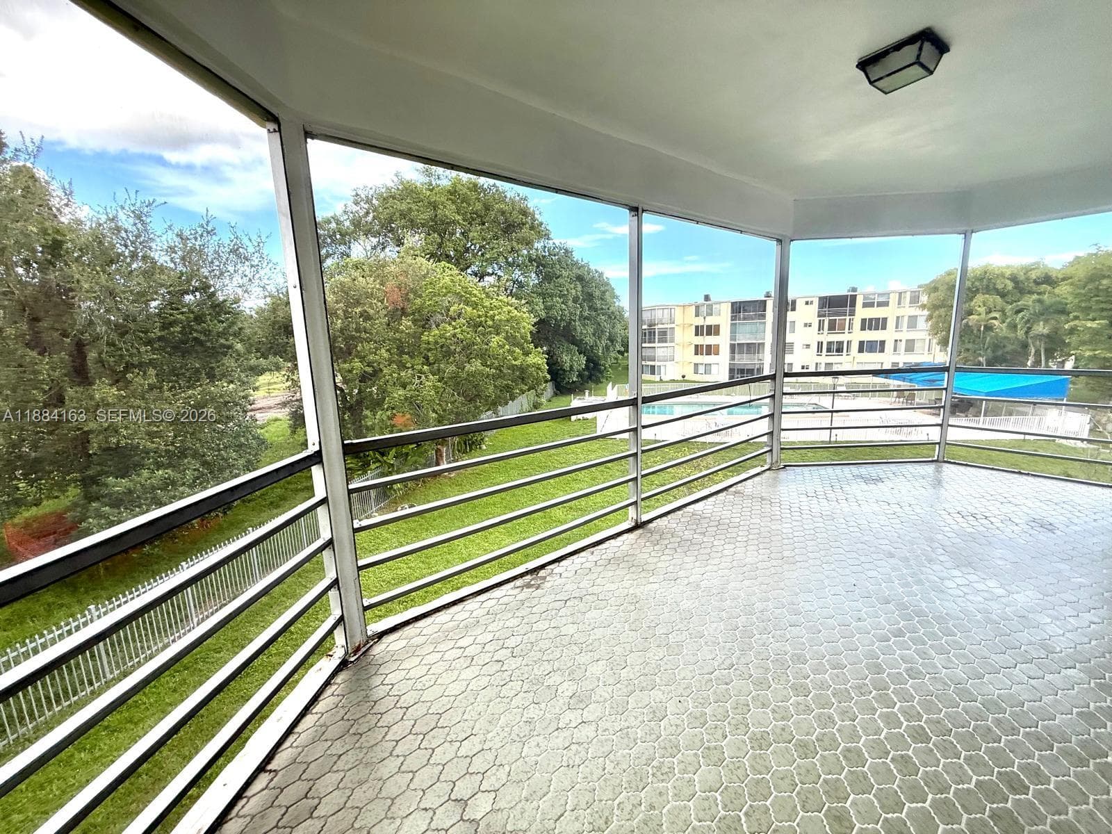 1201 NE 191st St # G304, Miami FL 33179 — 34