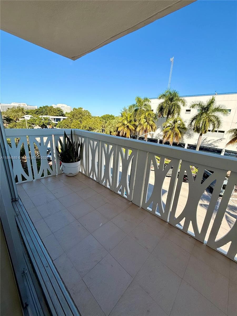 4142 N Jefferson Ave # 4D, Miami Beach FL 33140 — 2